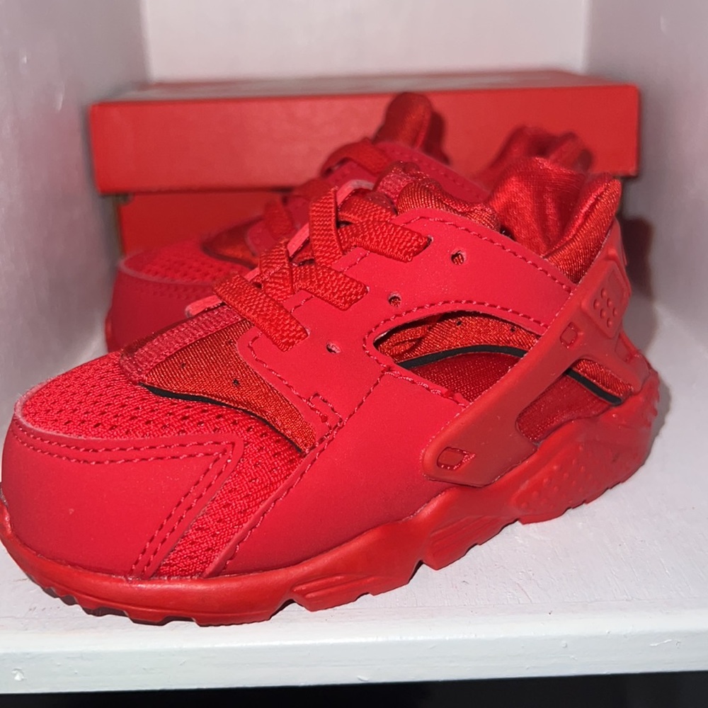 Red Nike Huarache Run